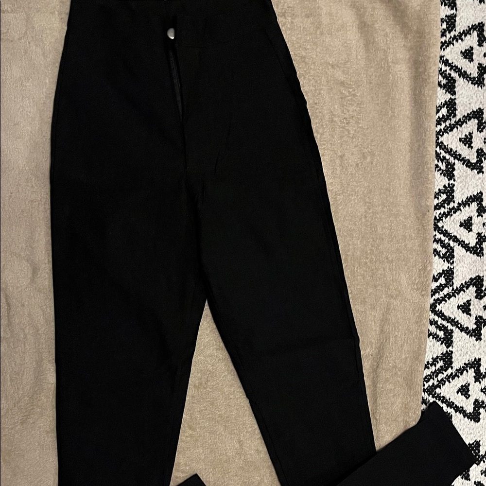 Women's Black High-Waisted Jeans